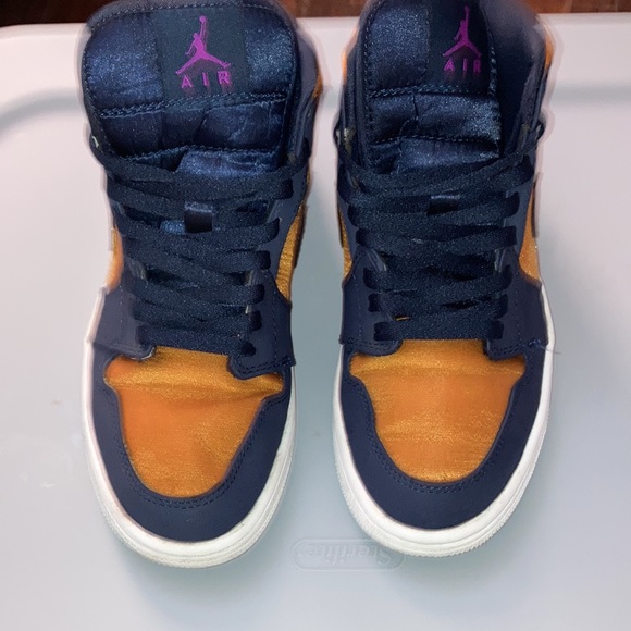 Air Jordan 1 Mid SE Premium 150$ - Picture 3 of 4